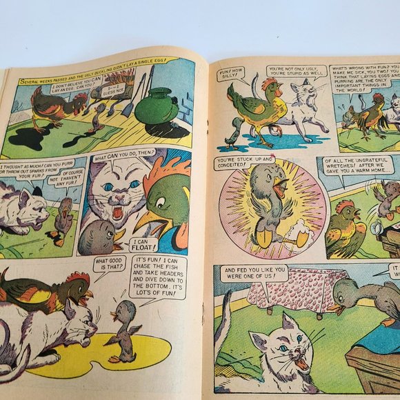 2 vintage kids books 1950s-1960s. The ugly Duckling. At the Palace Gates. - Picture 7 of 16